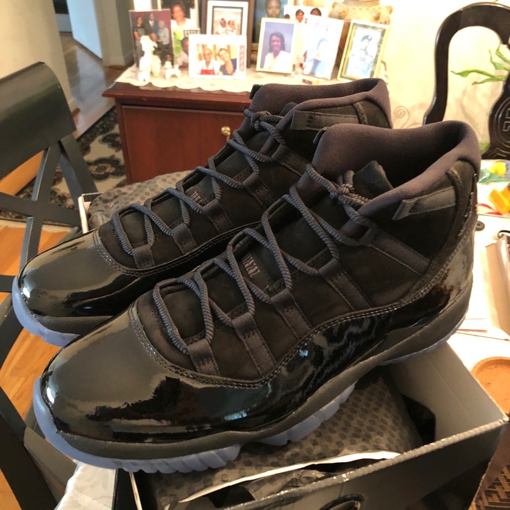 Jordan air 11 retro cap and gown